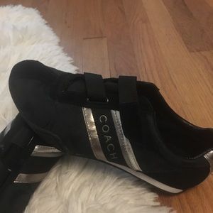 Coach sneakers like new size 7 1/2”